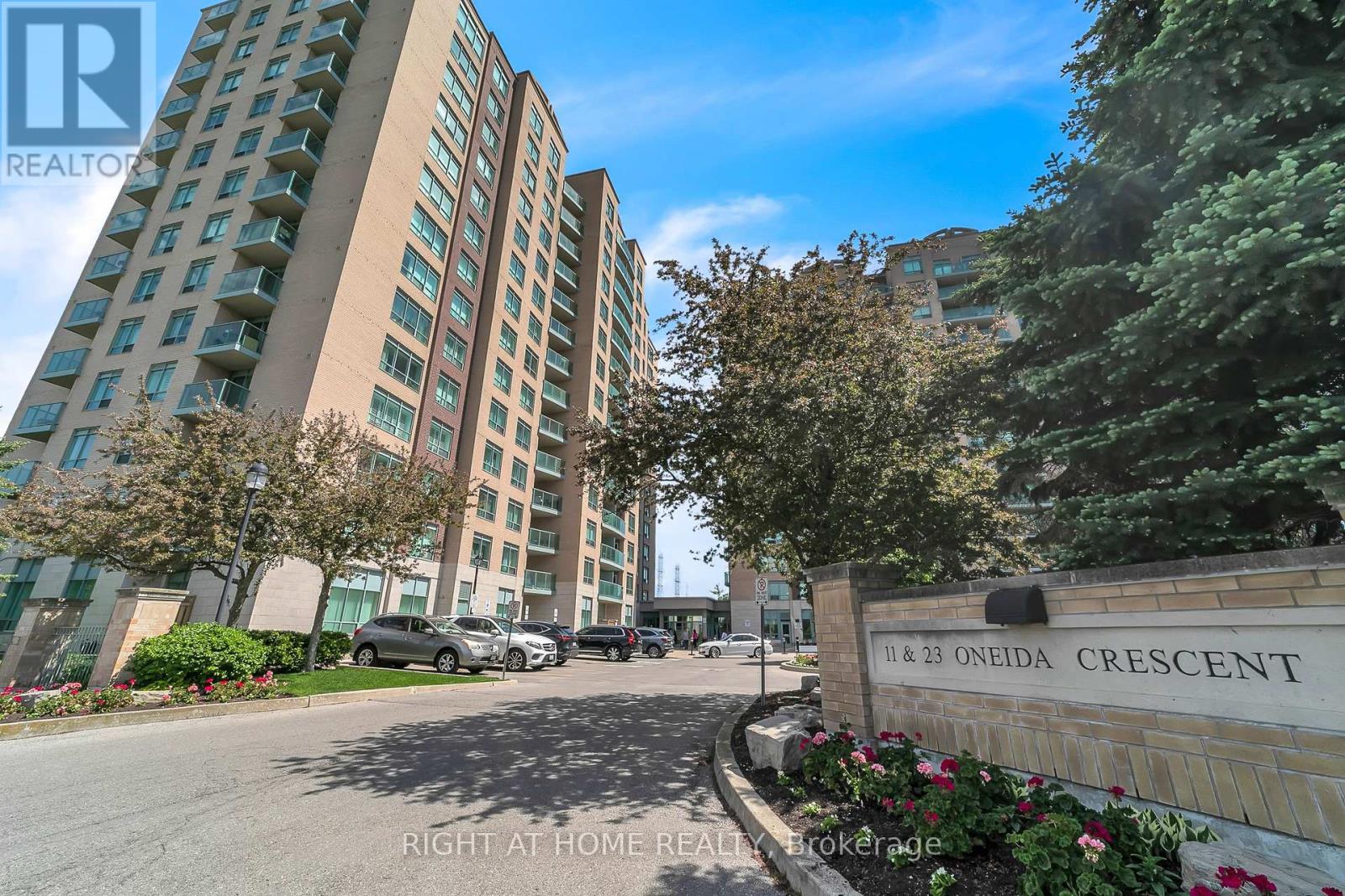 #1202 11 ONEIDA CRESCENT - 4