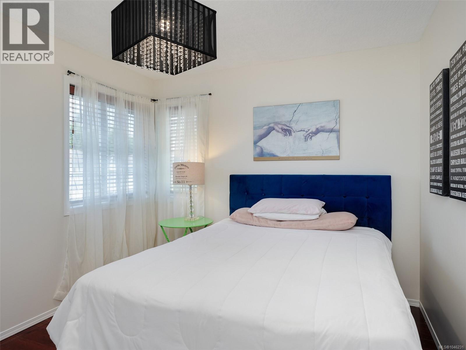 1290 Les Meadows Cres - 14