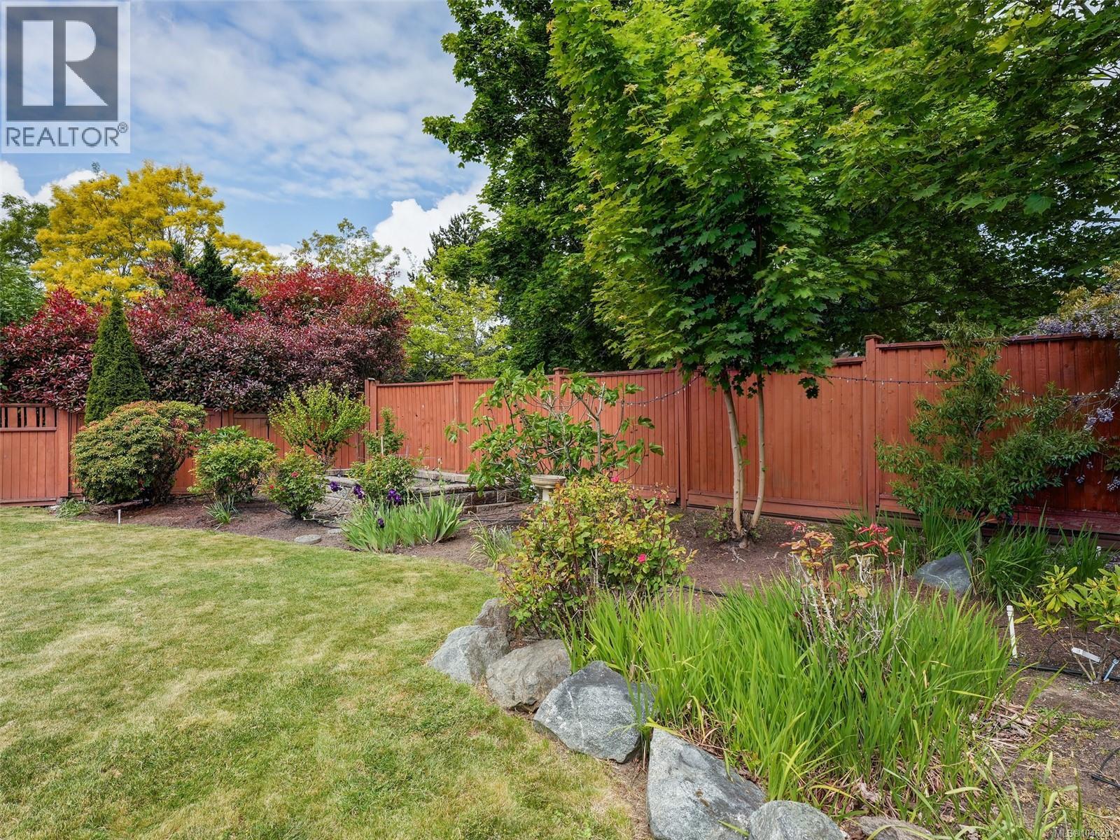 1290 Les Meadows Cres - 25