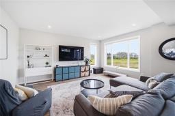 357 Atlas Crescent, Winnipeg, MB R2V5C1 Photo 12