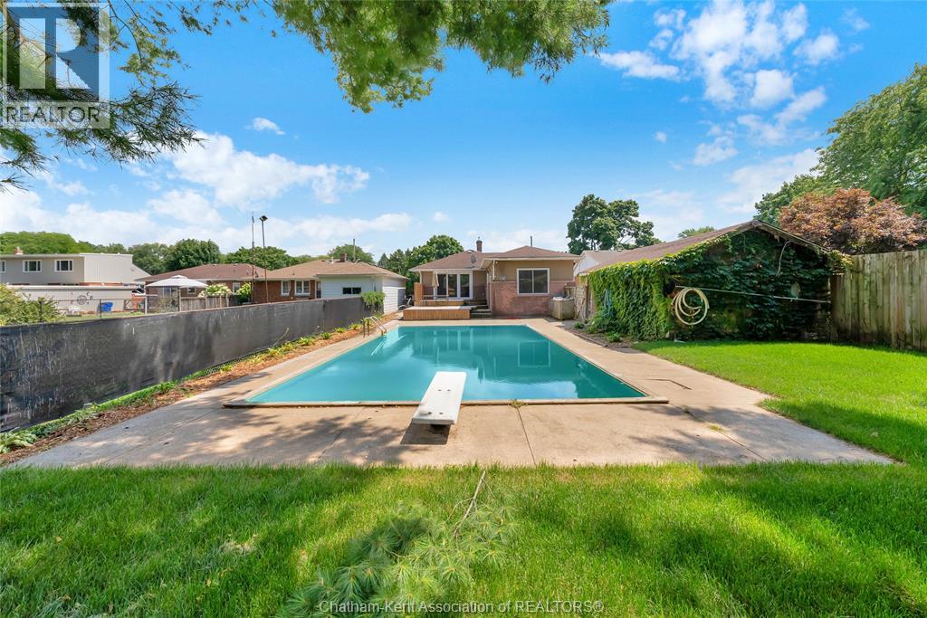 59 Wiltshire DRIVE - 48