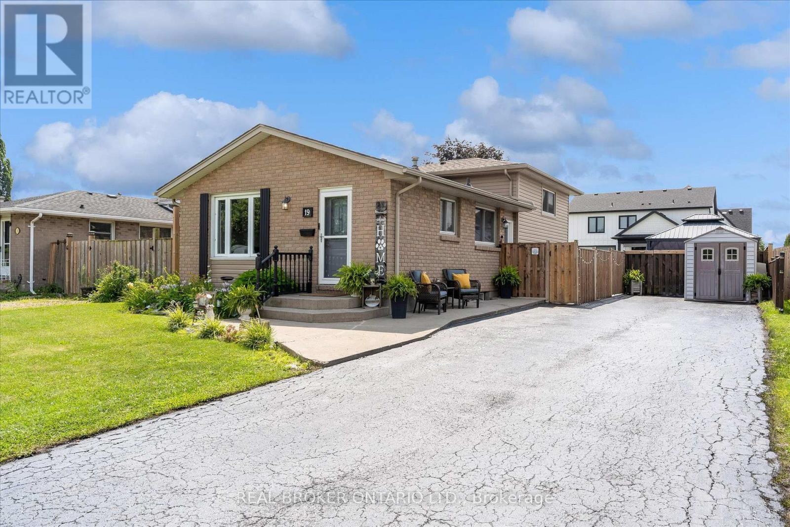 19 ACADIA DRIVE - 2