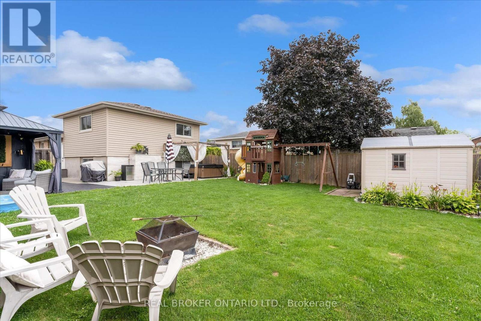 19 ACADIA DRIVE - 30