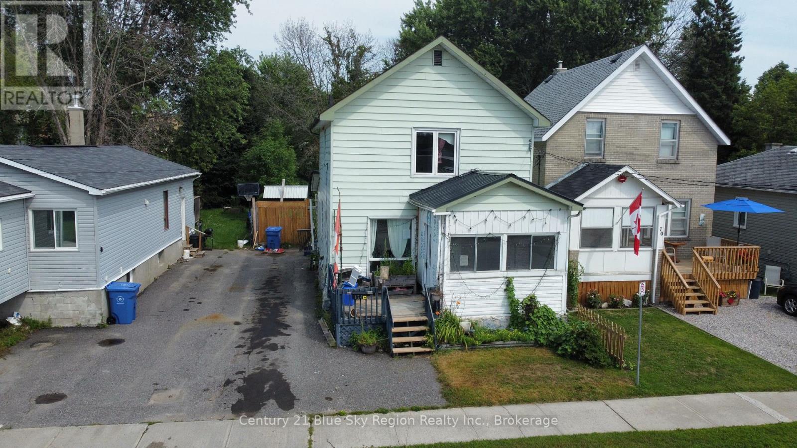 174 VICTORIA STREET W - 1