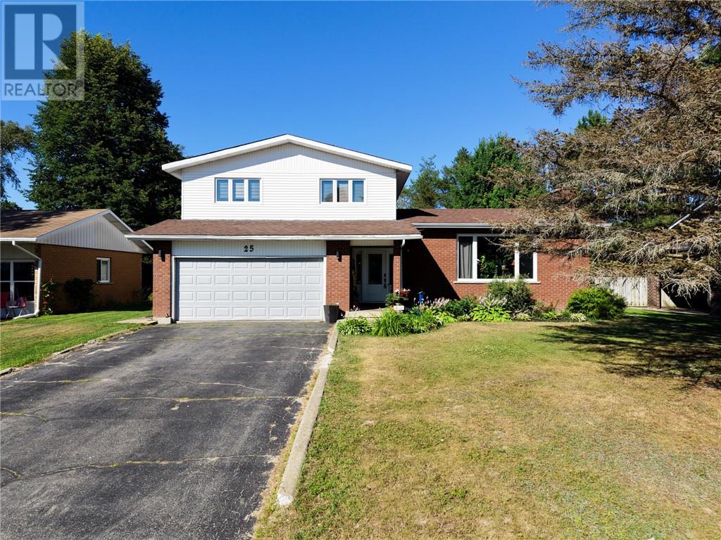 25 Goodman Avenue, Espanola — photo 2