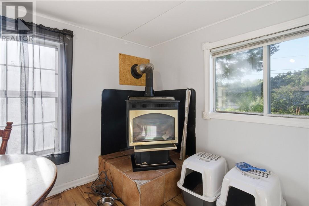 36 Dryden Road E - Image 7