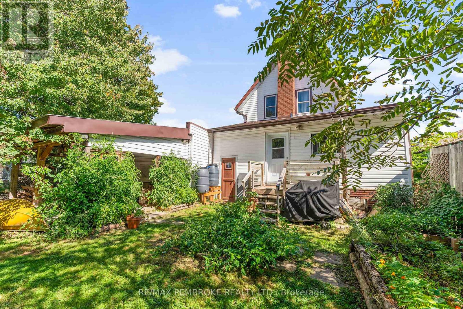 570 EGANVILLE ROAD - 33