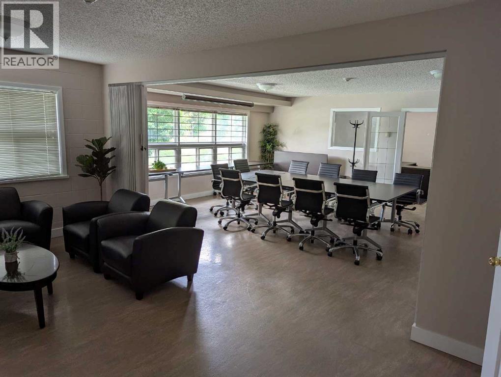 3060 17 Avenue SW, Calgary — photo 3