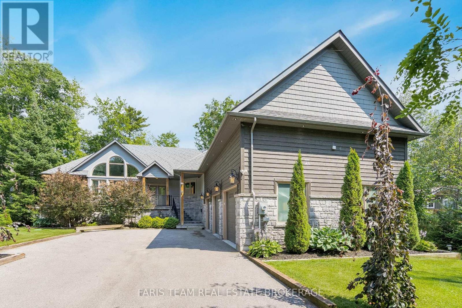 7 DUQUETTE COURT - 2