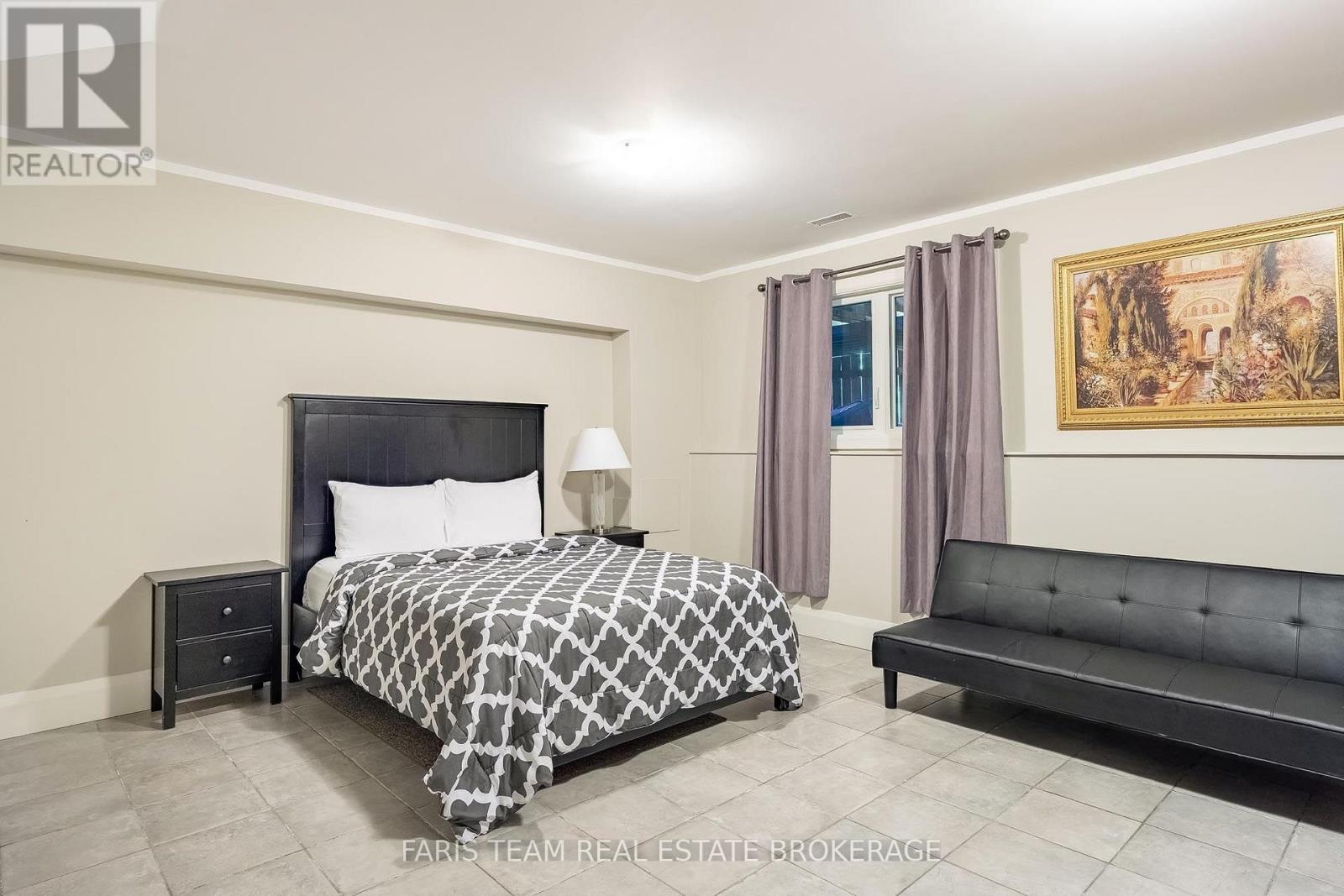 7 DUQUETTE COURT - 32
