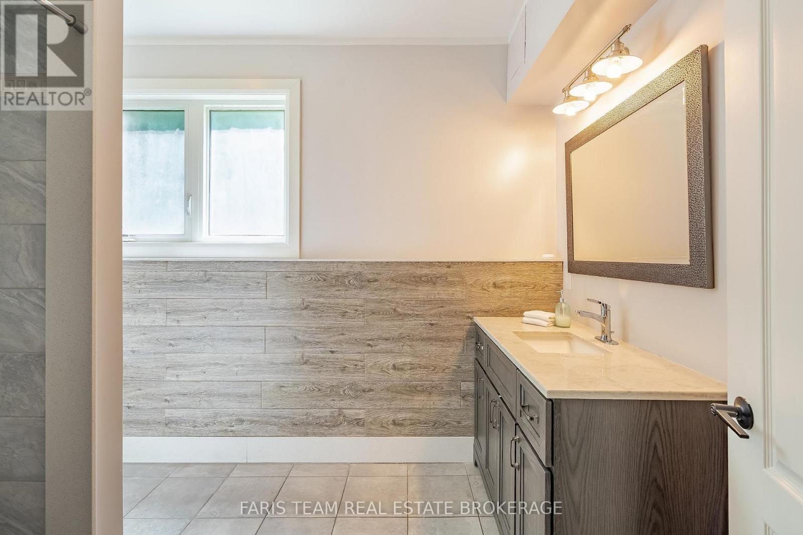 7 DUQUETTE COURT - 33