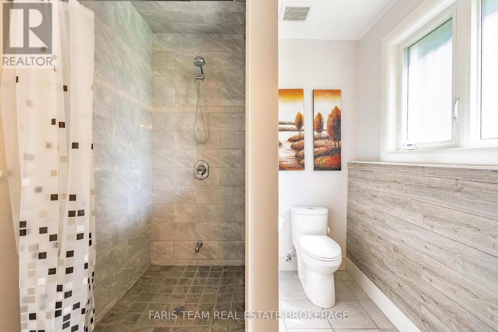 7 DUQUETTE COURT - 34