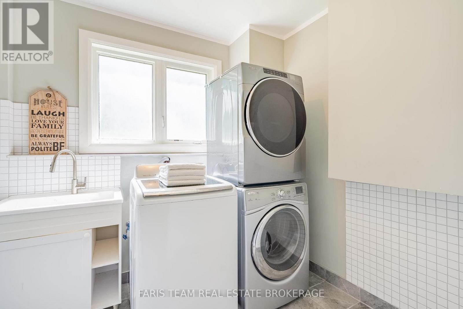 7 DUQUETTE COURT - 35