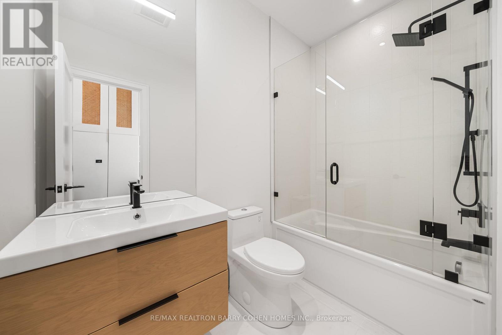 33 LANARK AVENUE - Image 19