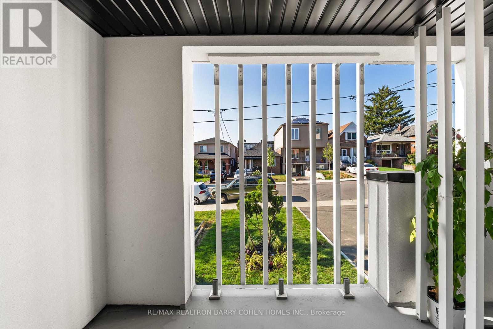 33 LANARK AVENUE - 33