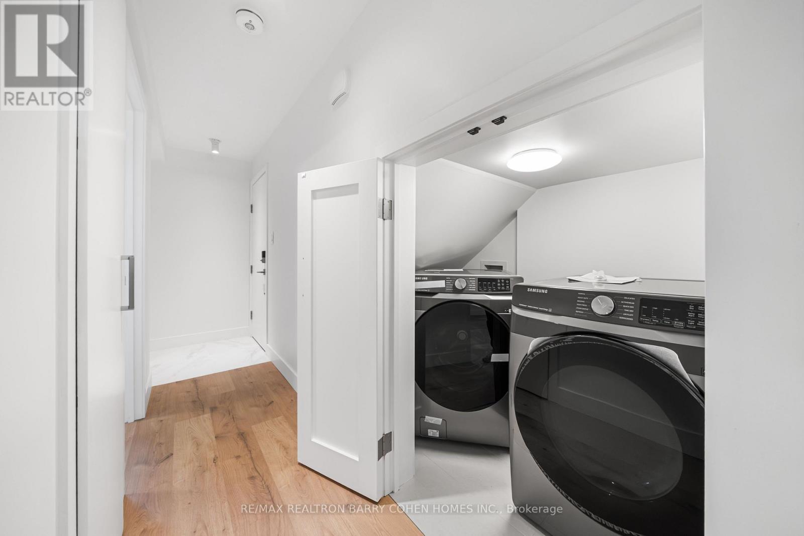 33 LANARK AVENUE - 40