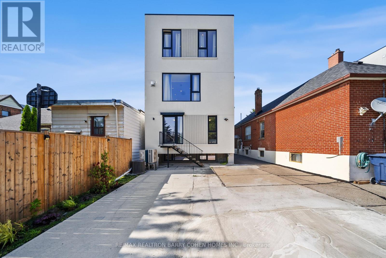 33 LANARK AVENUE - Image 42