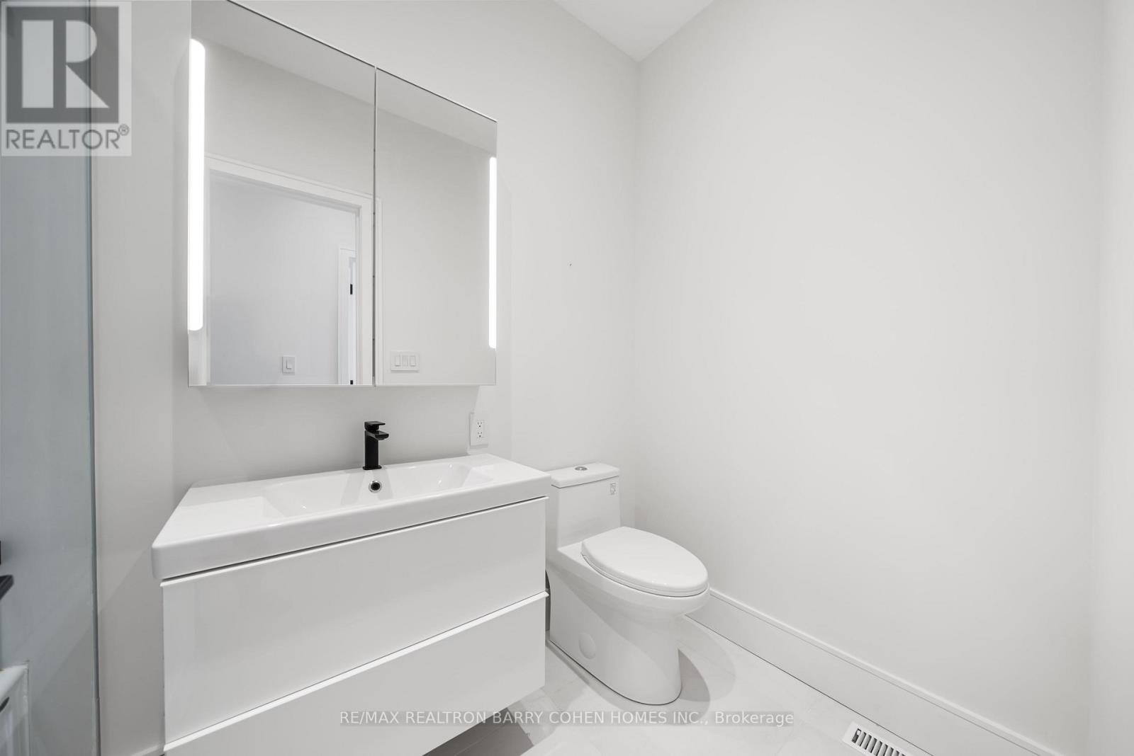 33 LANARK AVENUE - 22