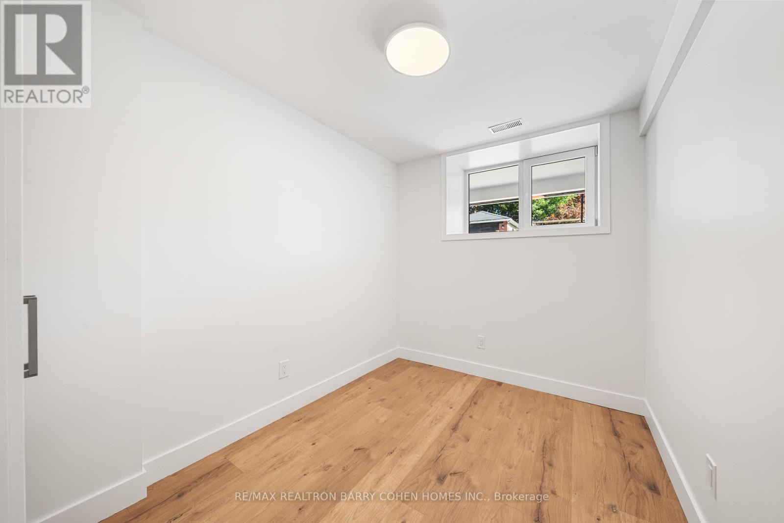 33 LANARK AVENUE - Image 38
