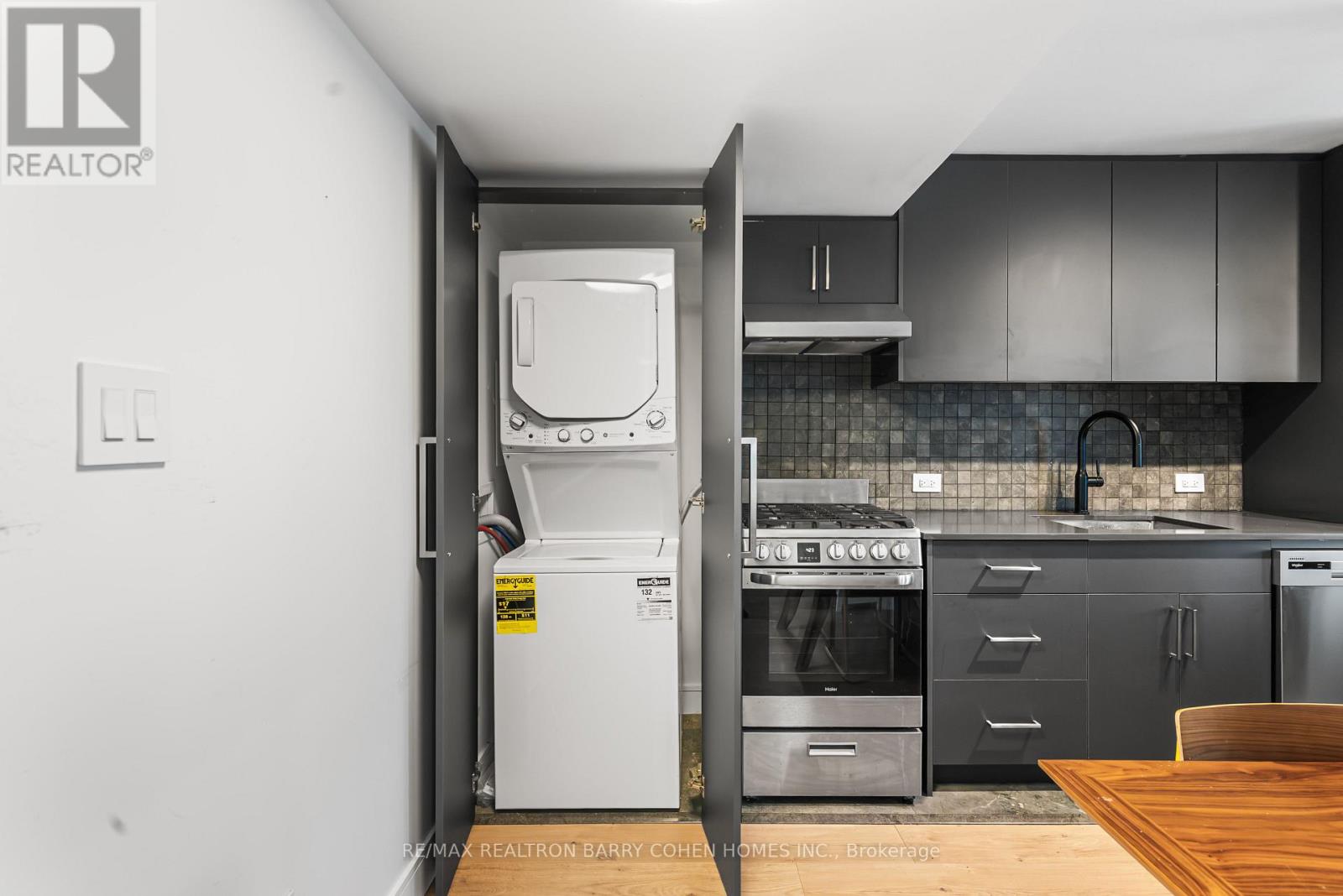 33 LANARK AVENUE - 29