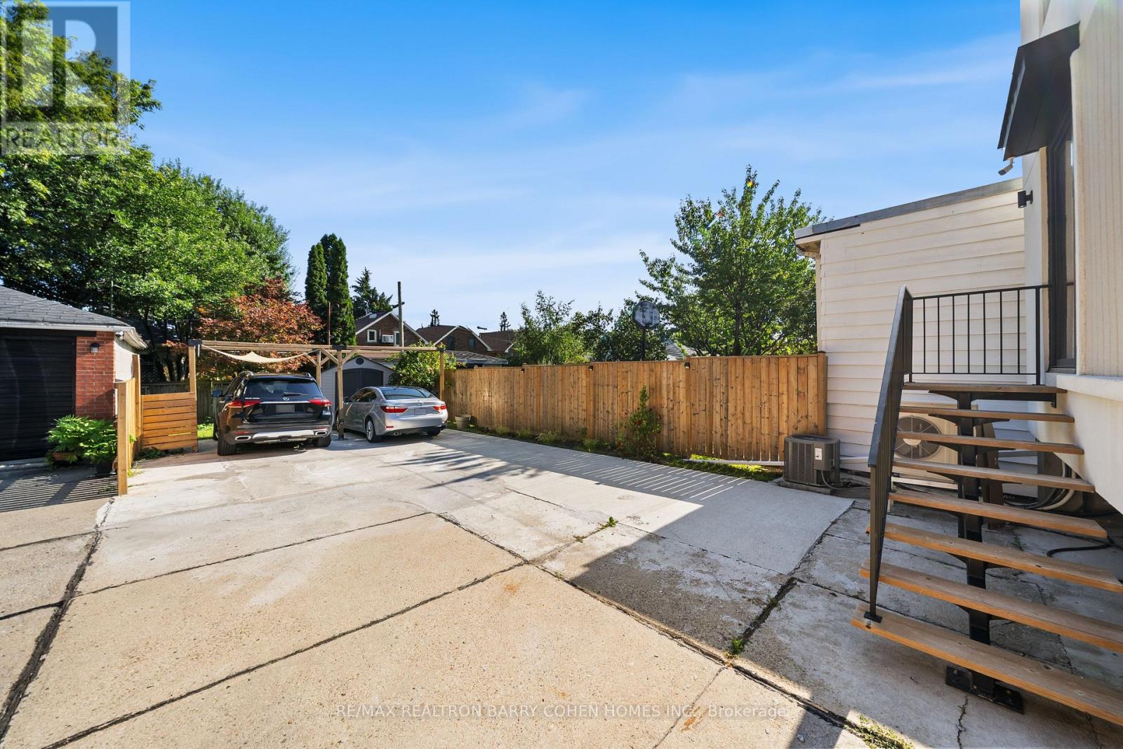33 LANARK AVENUE - 43