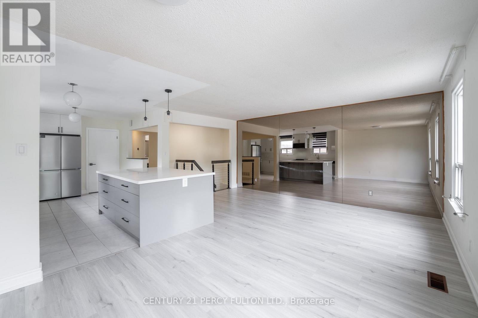 UPPER - 57 LILLOOET CRESCENT