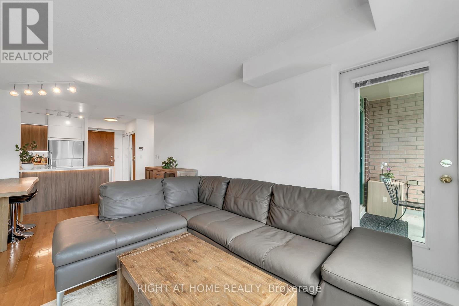 #1202 11 ONEIDA CRESCENT - 14
