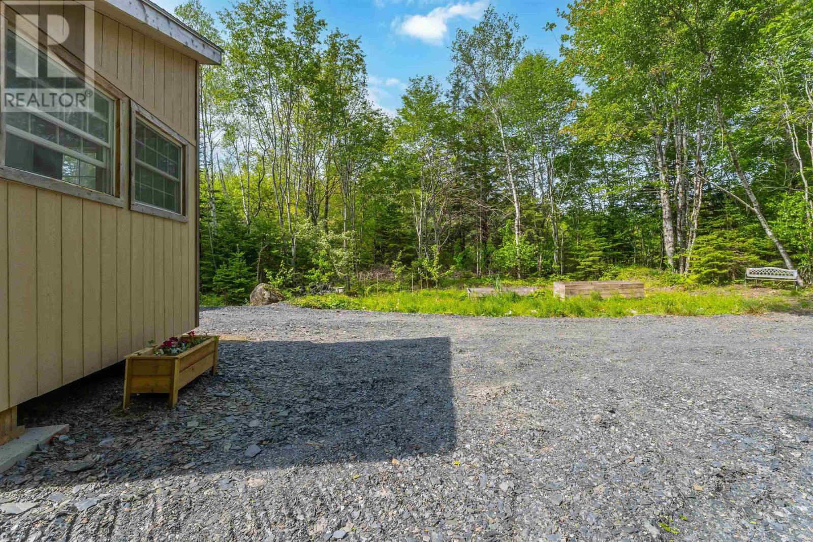 516 Greenland Road - 28