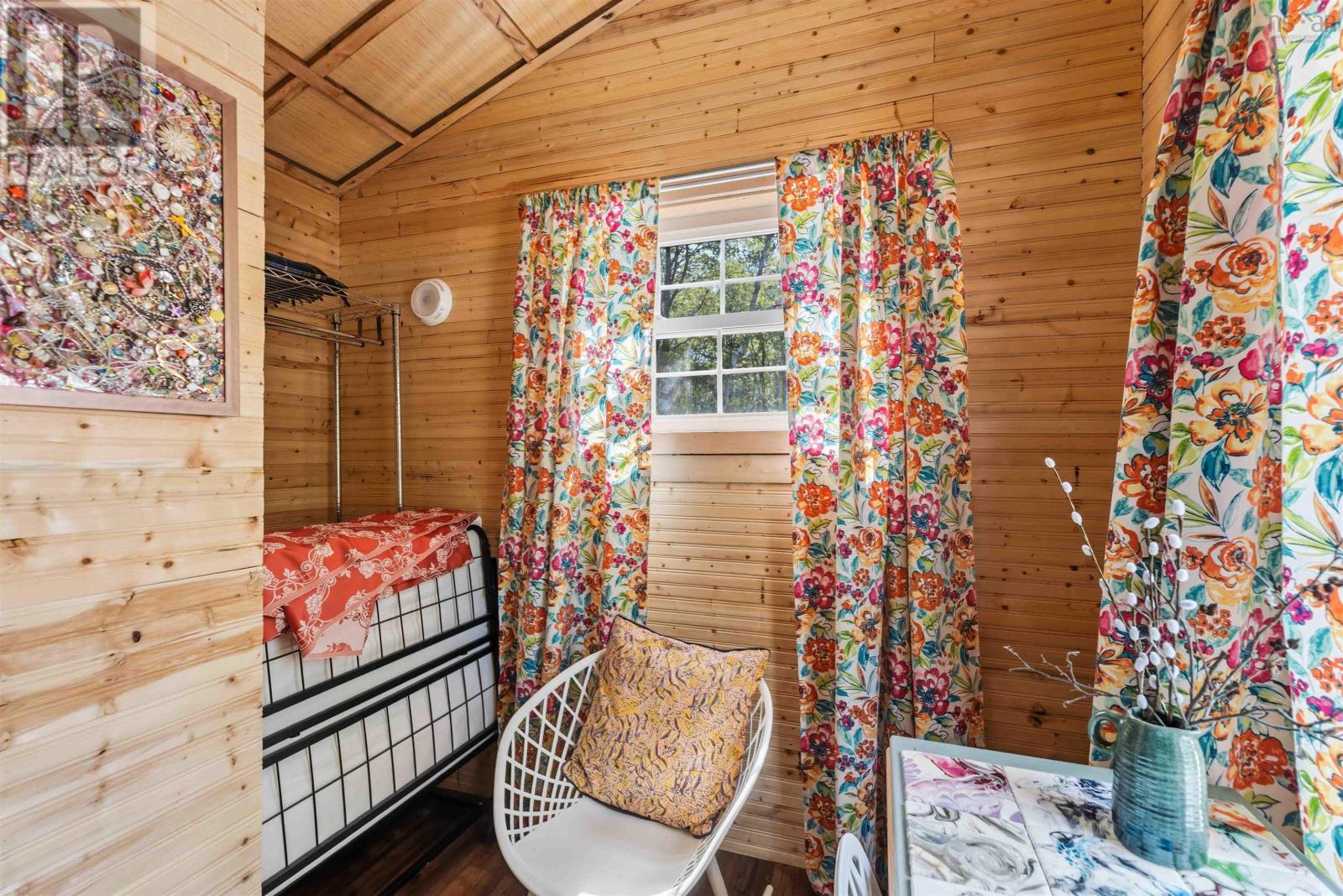 516 Greenland Road - 18
