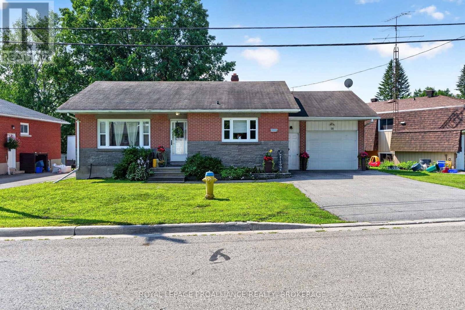 26 MCLEAN BOULEVARD - Image 36