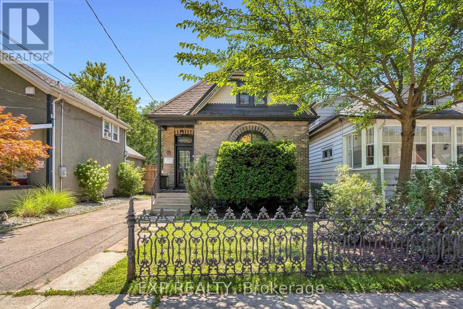 895 DUFFERIN AVENUE - 2