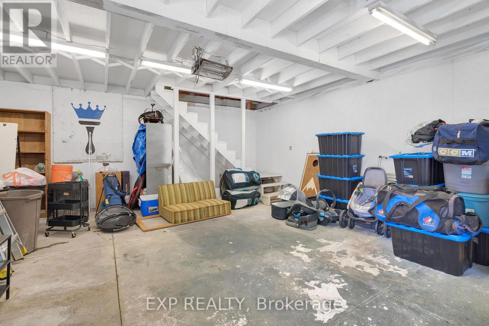 895 DUFFERIN AVENUE - Image 39