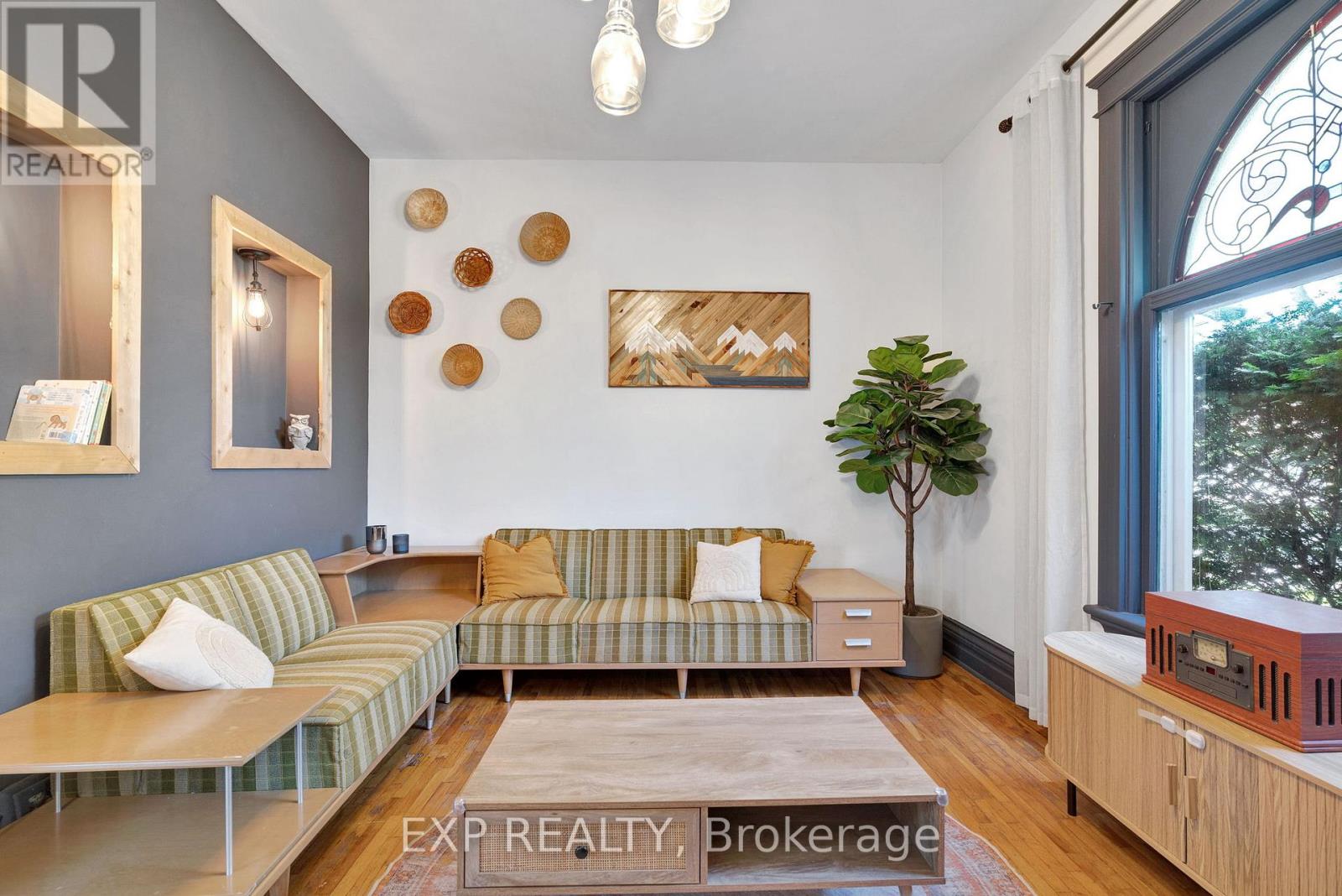 895 DUFFERIN AVENUE - Image 6