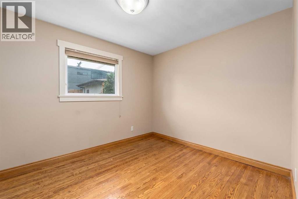 3042 28 Street SW - Image 12