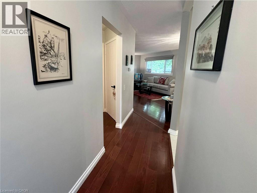 227 SILVERBIRCH Boulevard - 7