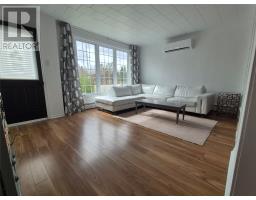26 Riverside Road West thumbnail 10