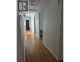 26 Riverside Road West thumbnail 15