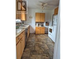 26 Riverside Road West thumbnail 16
