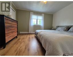 26 Riverside Road West thumbnail 23