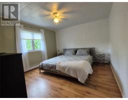 26 Riverside Road West thumbnail 24