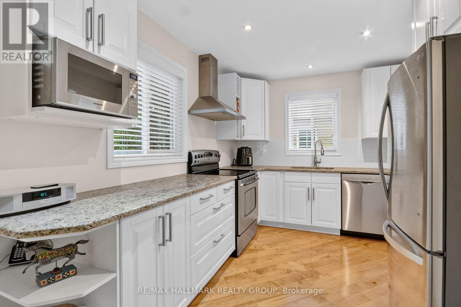 3 Bed, 3 Bath House for Sale in Ottawa – 12 READY WAY, Ottawa – MLS# X13648860 - Image 12
