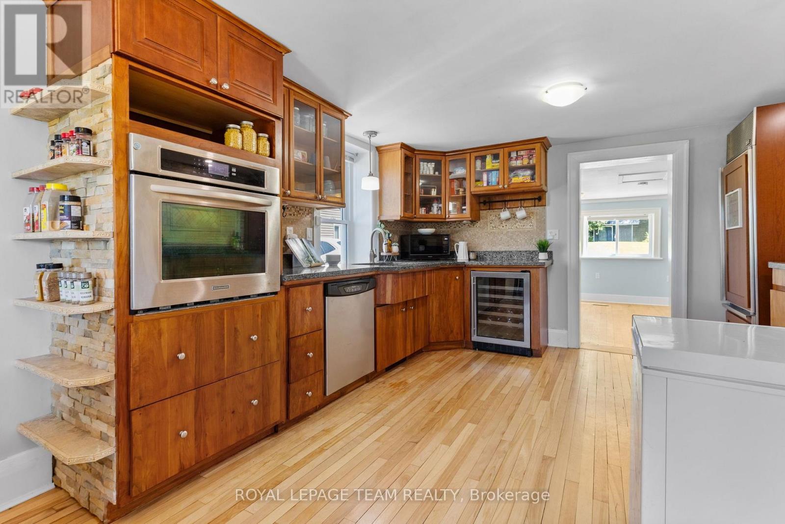 79 MUTUAL AVENUE - 3
