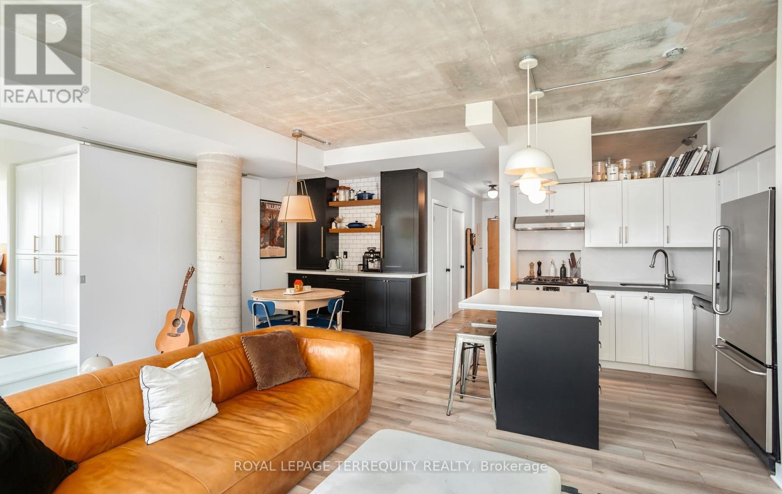 #704 50 CAMDEN STREET - 10