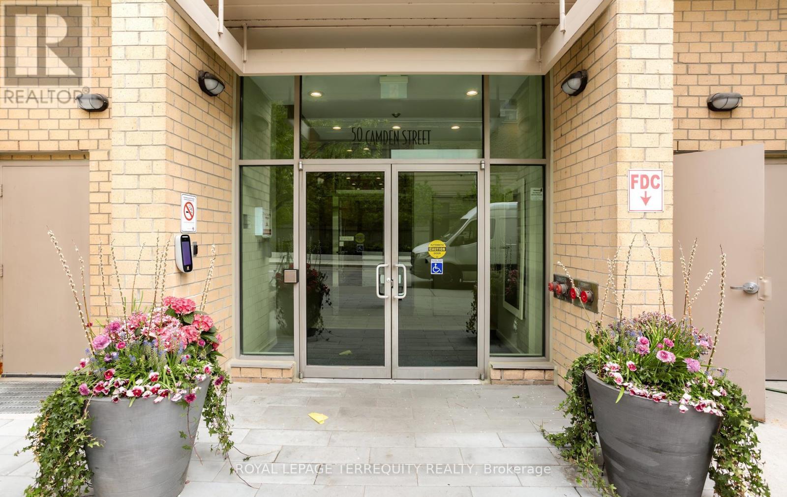 #704 50 CAMDEN STREET - 33