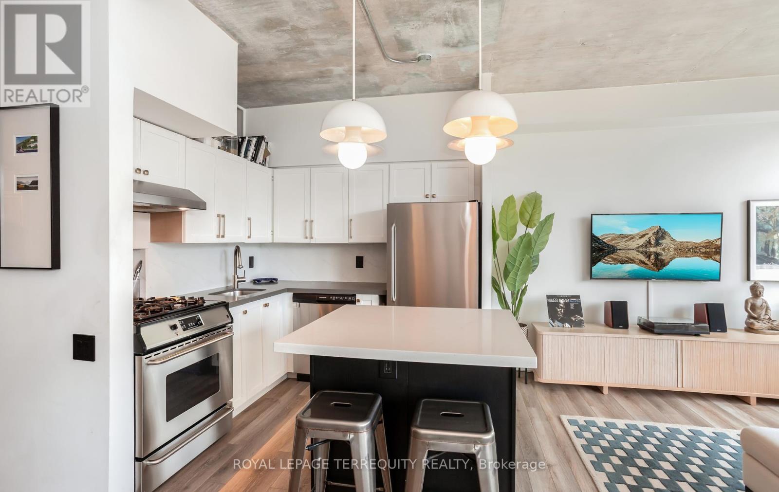 #704 50 CAMDEN STREET - 9