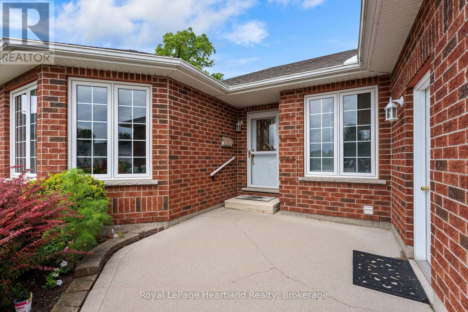 #29 30 ANN STREET - Image 3