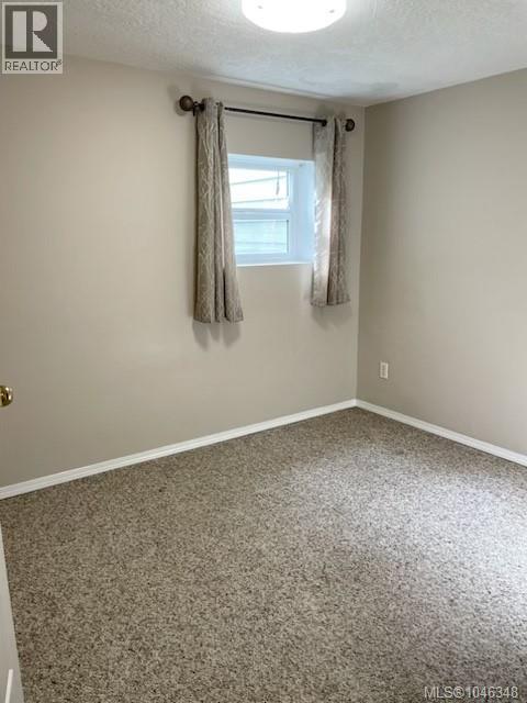 81 Logan Ave - 39