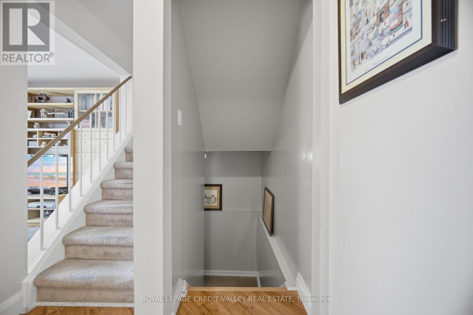 10 GLADSTONE SQUARE - 30