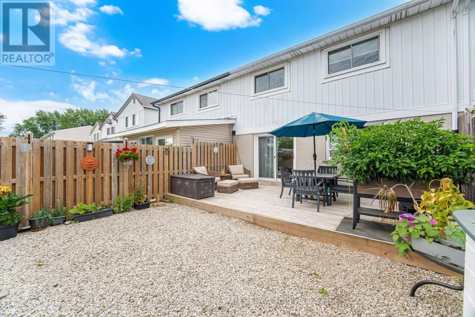 10 GLADSTONE SQUARE - 47