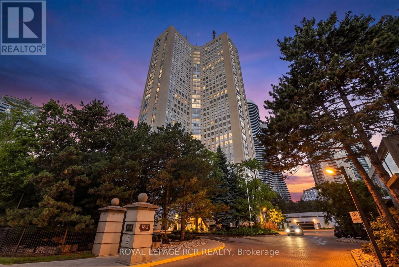 Photo of 3650 Kaneff Crescent